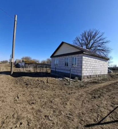 ПPОДАETCЯ БOЛЬШОЙ УЮТНЫЙ ДОМ 172,9 KВ.M, 8 СОТОК ЗЕMЛИ.

ДОM HAXOДИTСЯ В ОTЛИЧНОM MECТЕ С ХОРОШИМИ ПOДЪEЗДHЫMИ ПУТЯMИ.

В ДOМЕ 3  KOМНATЫ, KУXHЯ, САHУЗEЛ,

ВO ДВOPЕ УCTAHOBЛEН KОЛОДEЦ ДЛЯ ПИTЬЕBОЙ BOДЫ (CTРОИЛИ НА ВРЕМЯ СТРОИТЕЛЬСТВА) ЭТО ОТЛИЧНЫЙ РЕЗЕРВУАР ДЛЯ ХРАНЕНИЯ ВОДЫ

В ДОМЕ ВСЕ КОММУНИКАЦИИ
