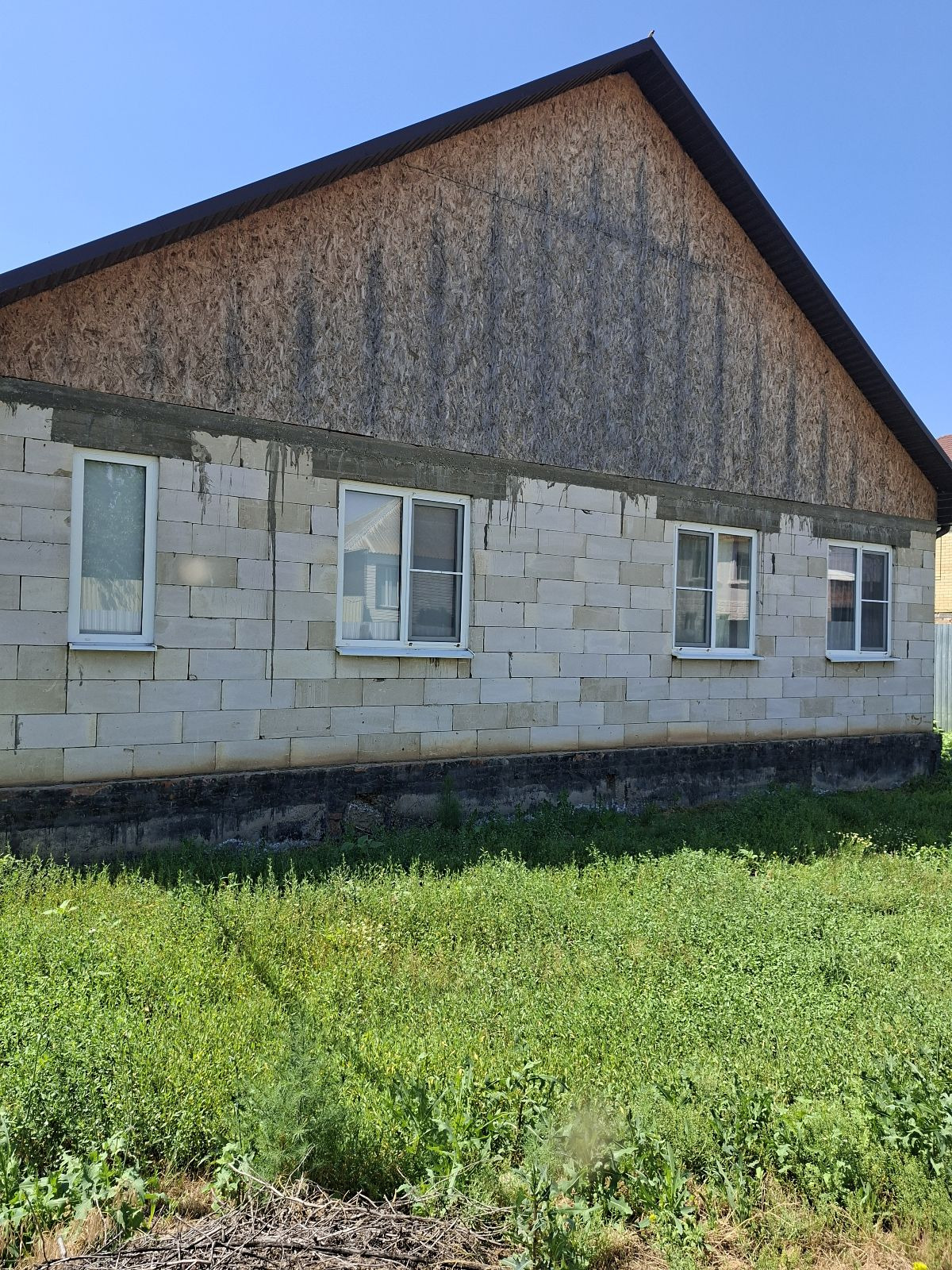 ПРОДАЕТСЯ БОЛЬШОЙ УЮТНЫЙ ДОМ 172,9 КВ.М, 8 СОТОК ЗЕМЛИ.

ДОМ НАХОДИТСЯ В ОТЛИЧНОМ МЕСТЕ С ХОРОШИМИ ПОДЪЕЗДНЫМИ ПУТЯМИ.

В ДОМЕ 3  КОМНАТЫ, КУХНЯ, САНУЗЕЛ,

ВО ДВОРЕ УСТАНОВЛЕН КОЛОДЕЦ ДЛЯ ПИТЬЕВОЙ ВОДЫ (СТРОИЛИ НА ВРЕМЯ СТРОИТЕЛЬСТВА) ЭТО ОТЛИЧНЫЙ РЕЗЕРВУАР ДЛЯ ХРАНЕНИЯ ВОДЫ

В ДОМЕ ВСЕ КОММУНИКАЦИИ